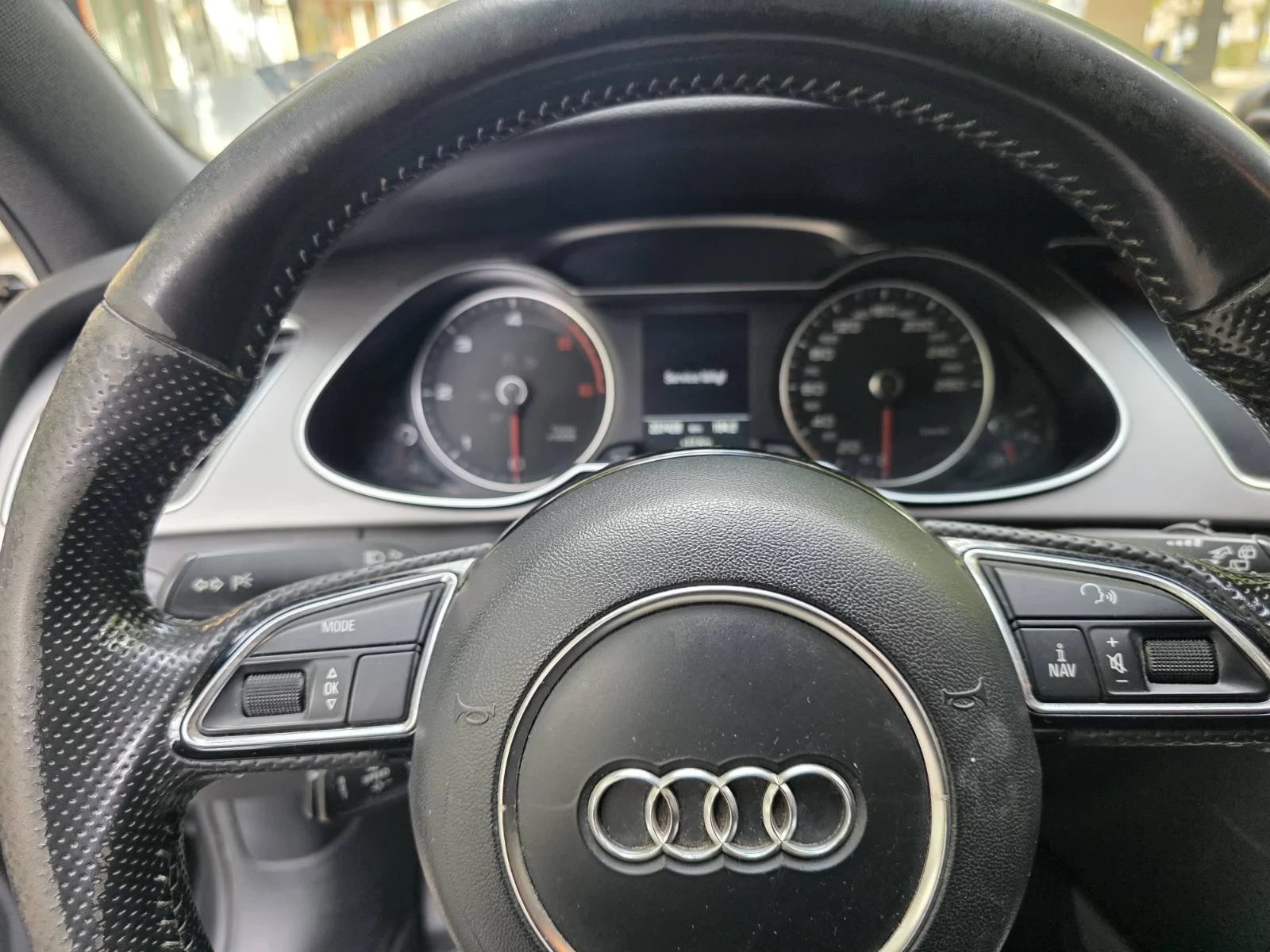 Audi A4 Avant 3.0 TDI multitronic S line xenon B&O Navi, снимка 8 - Автомобили и джипове - 56214586