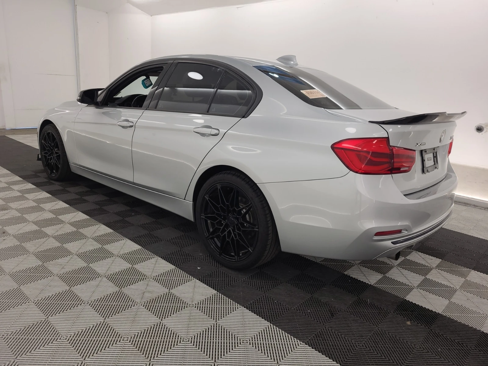 BMW 330 I XDRIVE | Mobile.bg � ����������� 4