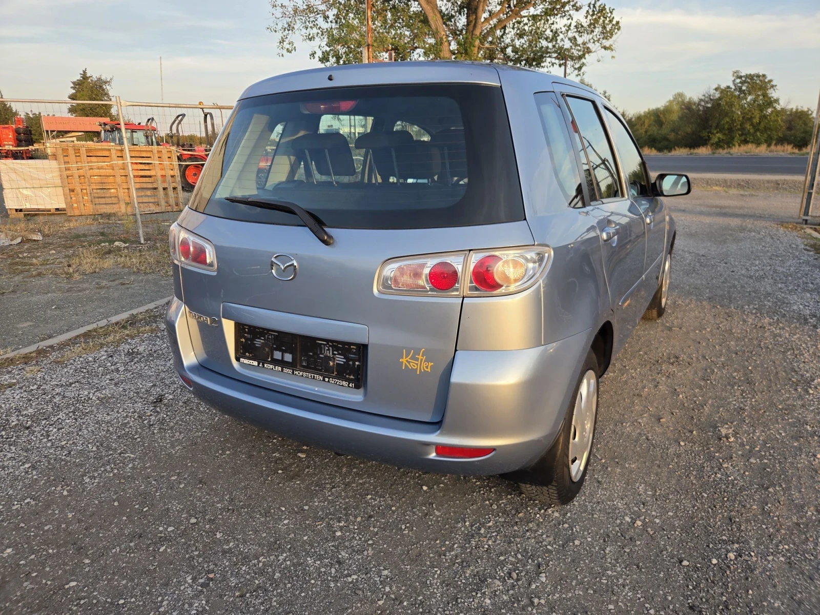 Mazda 2 1.3, снимка 6 - Автомобили и джипове - 56713903