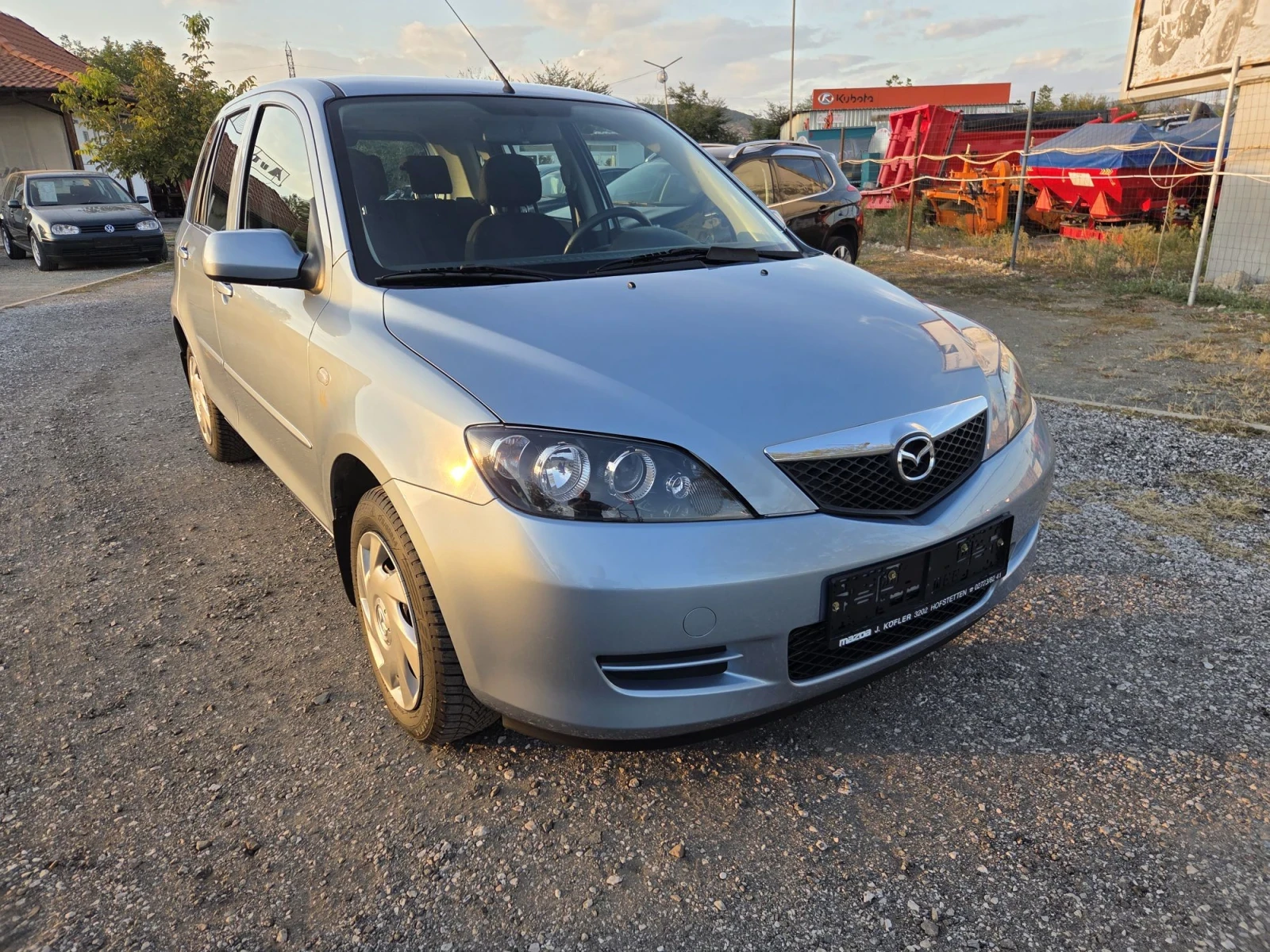 Mazda 2 1.3, снимка 2 - Автомобили и джипове - 56713903