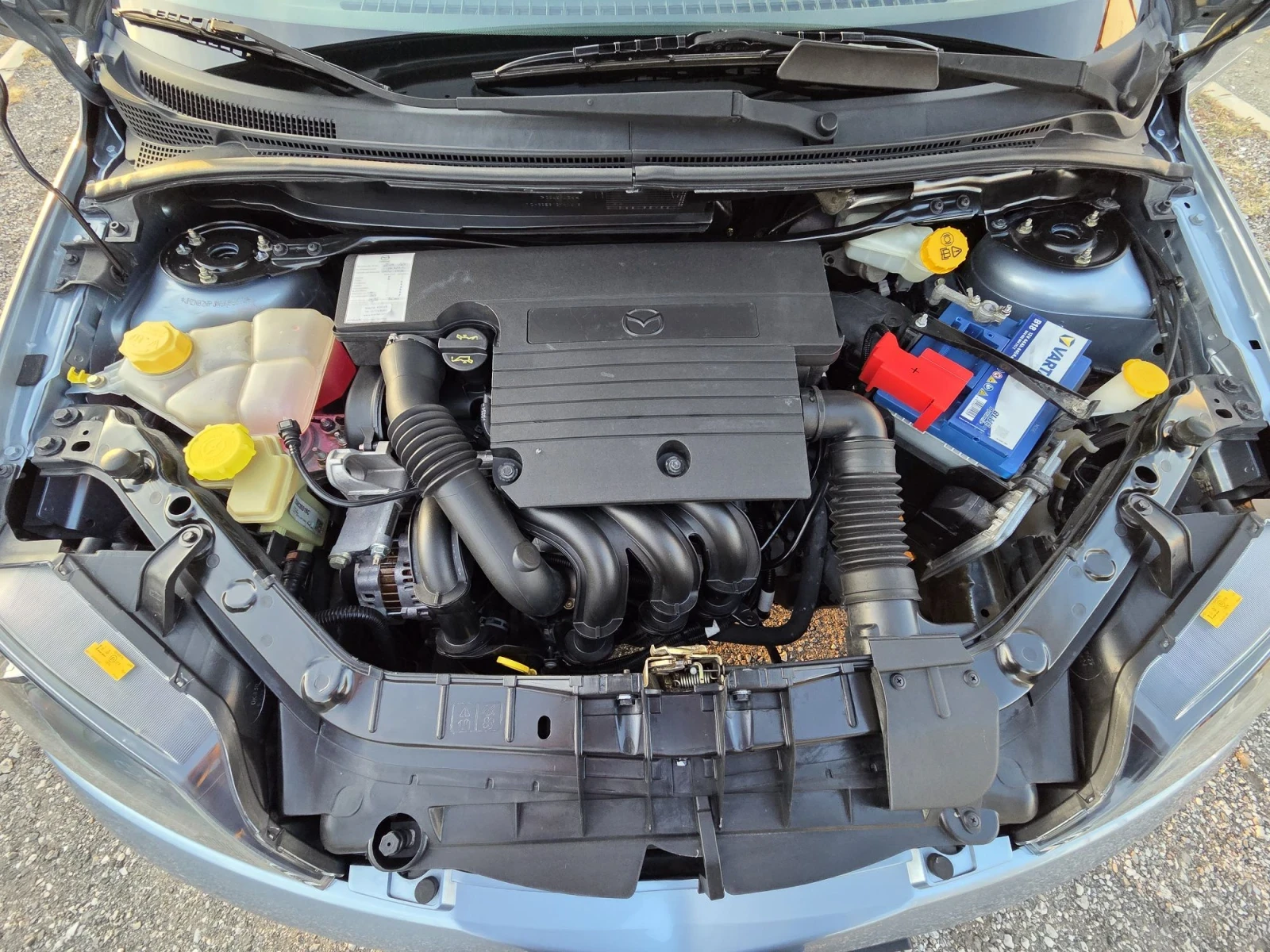 Mazda 2 1.3, снимка 16 - Автомобили и джипове - 56713903