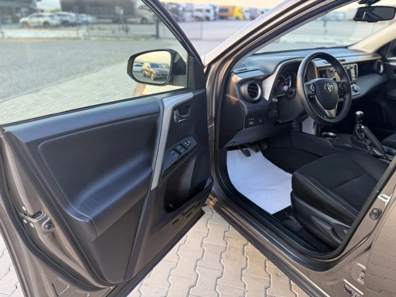 Toyota Rav4 2.0 D4D 124 ks Собствен лизинг срещу 6300 лв, снимка 10 - Автомобили и джипове - 51478105