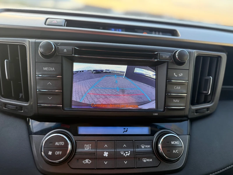 Toyota Rav4 2.0 D4D 124 ks Собствен лизинг срещу 6300 лв, снимка 16 - Автомобили и джипове - 51478105