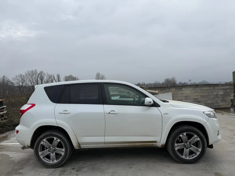 Toyota Rav4, снимка 4 - Автомобили и джипове - 52652007
