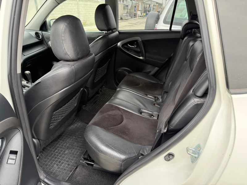 Toyota Rav4, снимка 10 - Автомобили и джипове - 52652007