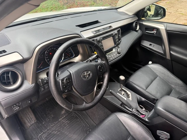 Toyota Rav4 EXECUTIVE AWD 2.2D-CAT (N1), снимка 7 - Автомобили и джипове - 53653125