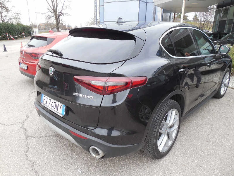 Alfa Romeo Stelvio Executive 2.2, снимка 3 - Автомобили и джипове - 53912234