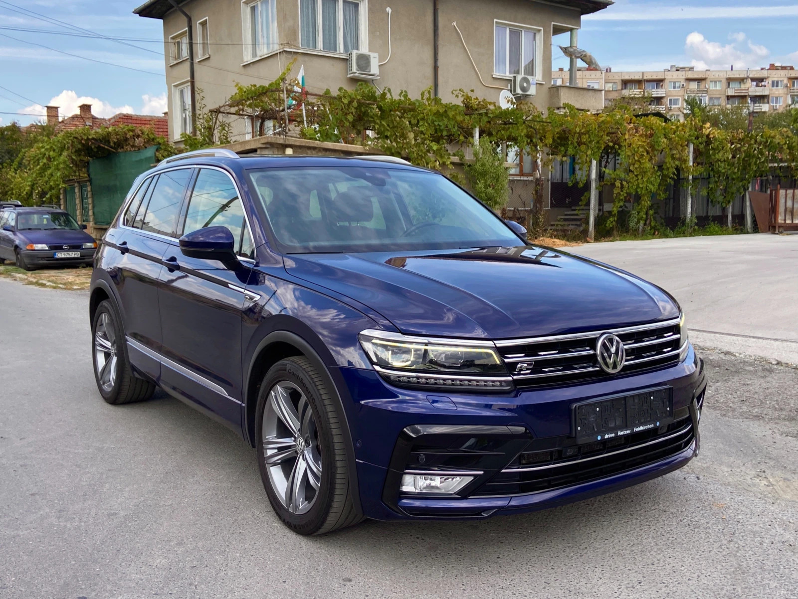 VW Tiguan 2.0TDI R-LINE* 4MOTION*  - изображение 2