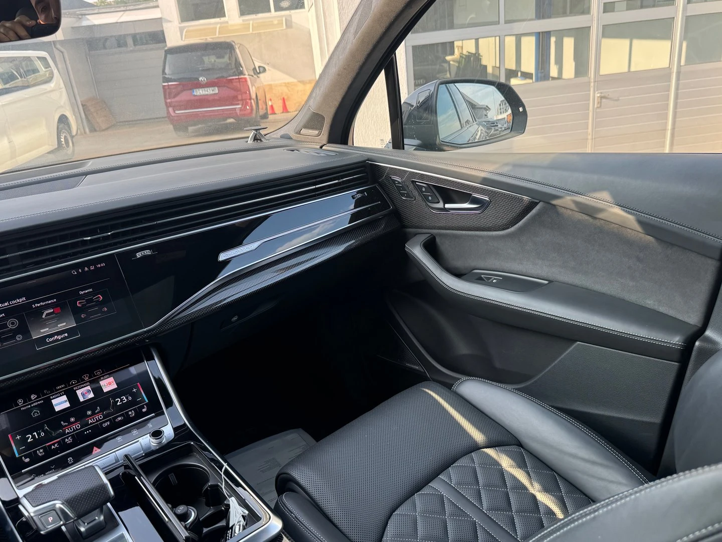 Audi SQ7 TFSI quattro - изображение 10