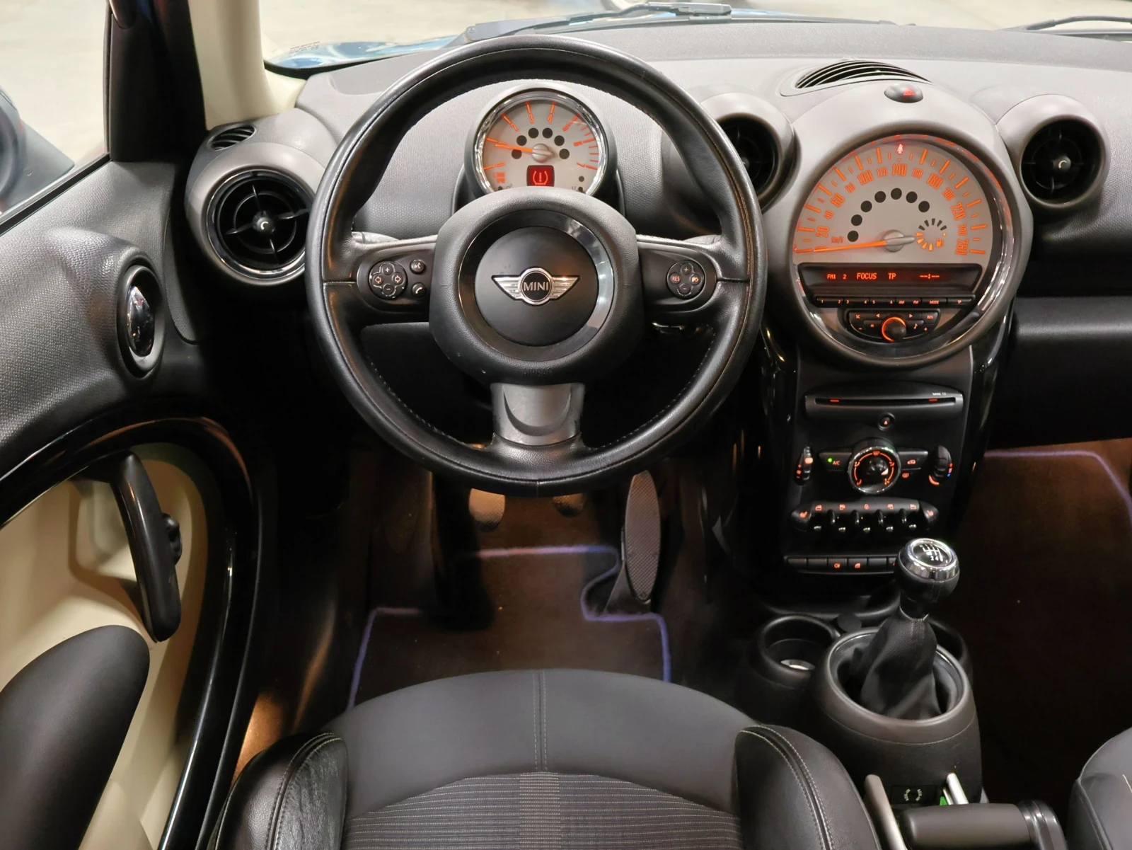 Mini Countryman D | Сменена верига | Напълно обслужен , снимка 7 - Автомобили и джипове - 55821744