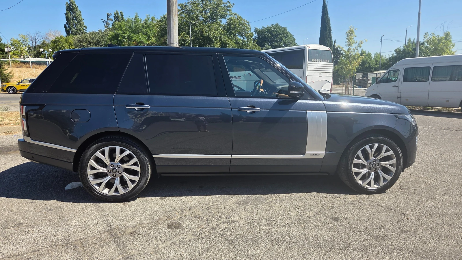 Land Rover Range rover Autobiography 4.4 V8, снимка 2 - Автомобили и джипове - 56116791