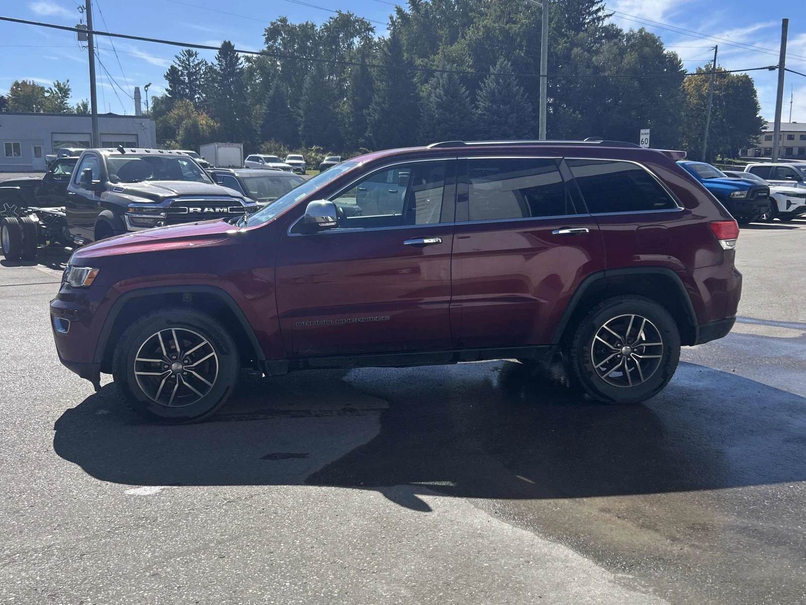 Jeep Grand cherokee Limited / Carfax / автокредит, снимка 2 - Автомобили и джипове - 56244271