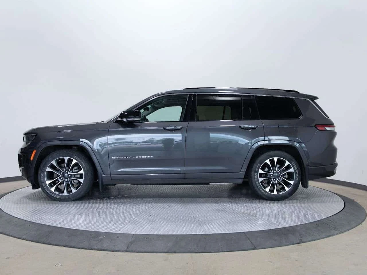 Jeep Grand cherokee L OVERLAND| V8 HEMI| CARFAX | ��������� | �������� | Mobile.bg � ����������� 2