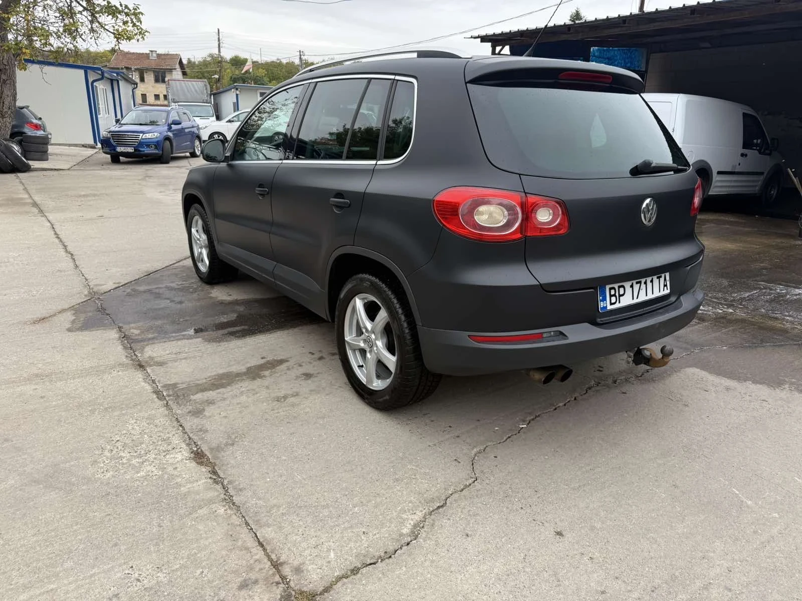 VW Tiguan, снимка 3 - Автомобили и джипове - 56700570