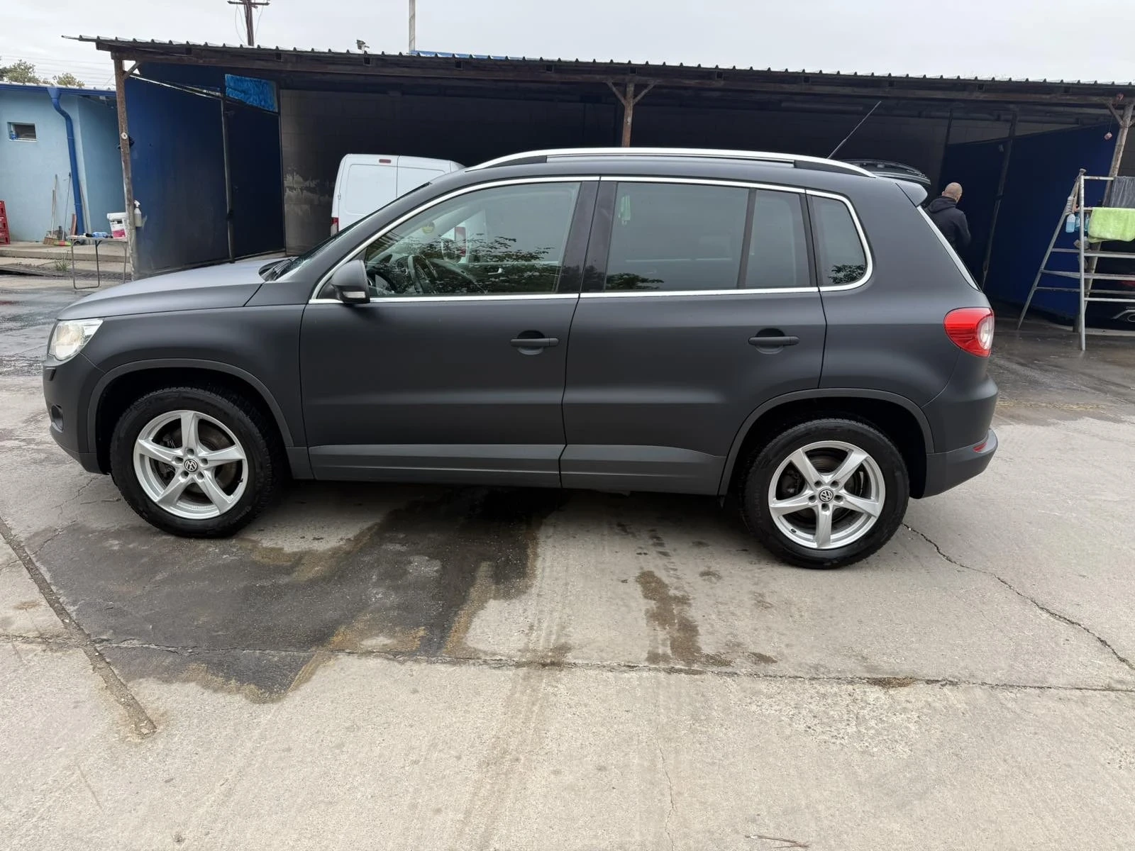 VW Tiguan, снимка 4 - Автомобили и джипове - 56700570