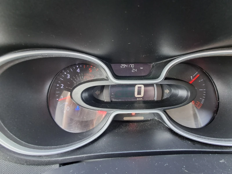 Renault Trafic L2H1 dCi 120, снимка 10 - Бусове и автобуси - 53563675