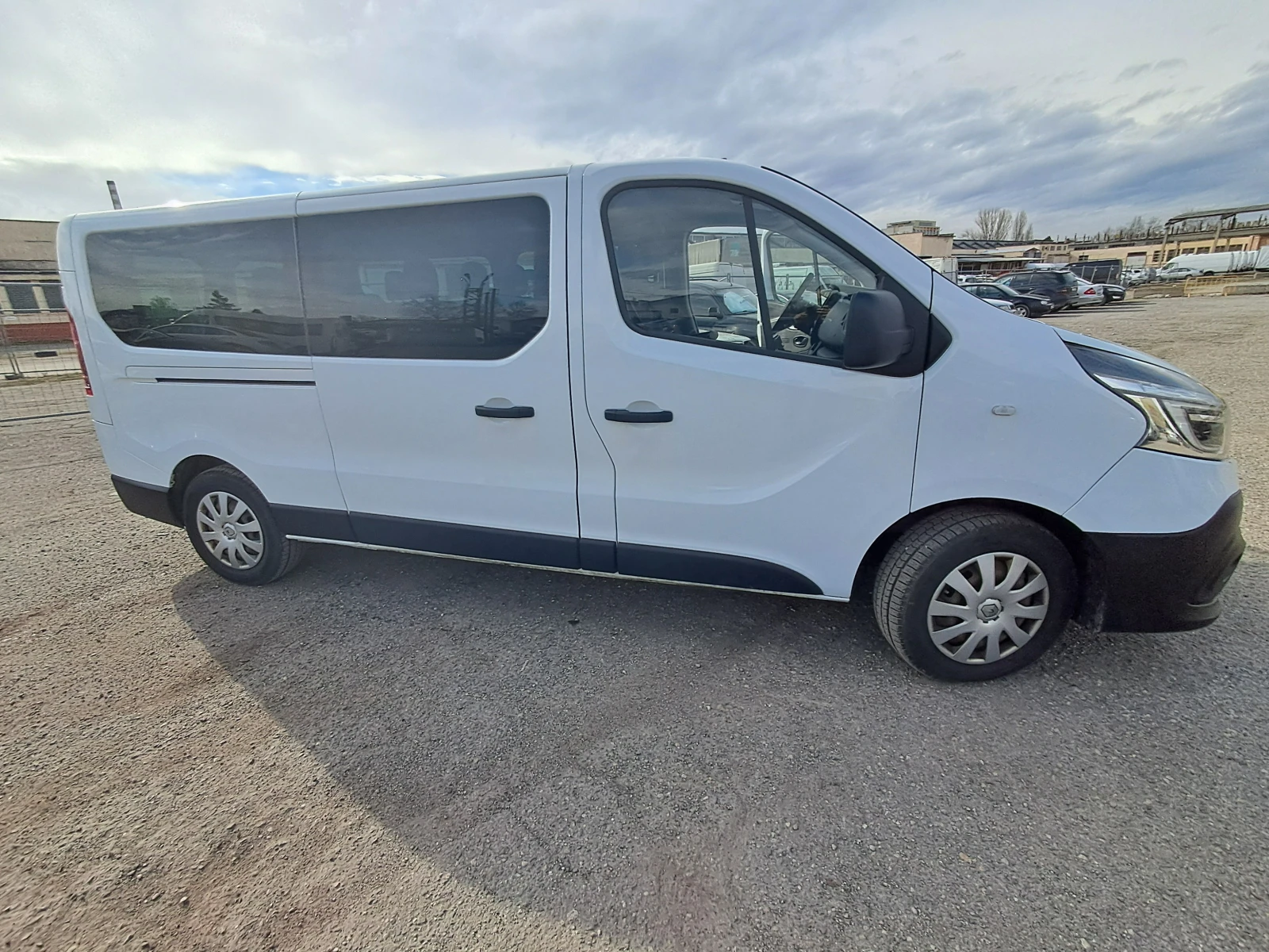 Renault Trafic L2H1 dCi 120 - изображение 2