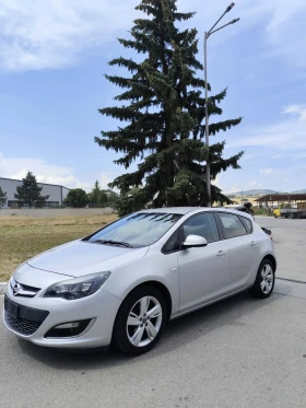 Opel Astra 1.4 I Cosmo включена регистрация, снимка 1
