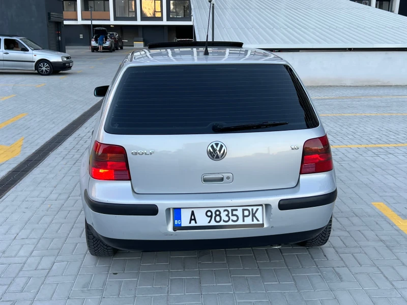 VW Golf 1.6 Автоматик, снимка 5 - Автомобили и джипове - 47540051