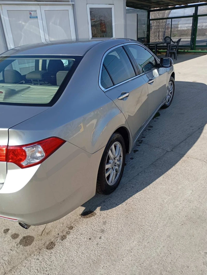 Honda Accord 8 генерация 2.0  156 коня Бензин, снимка 8 - Автомобили и джипове - 52499708