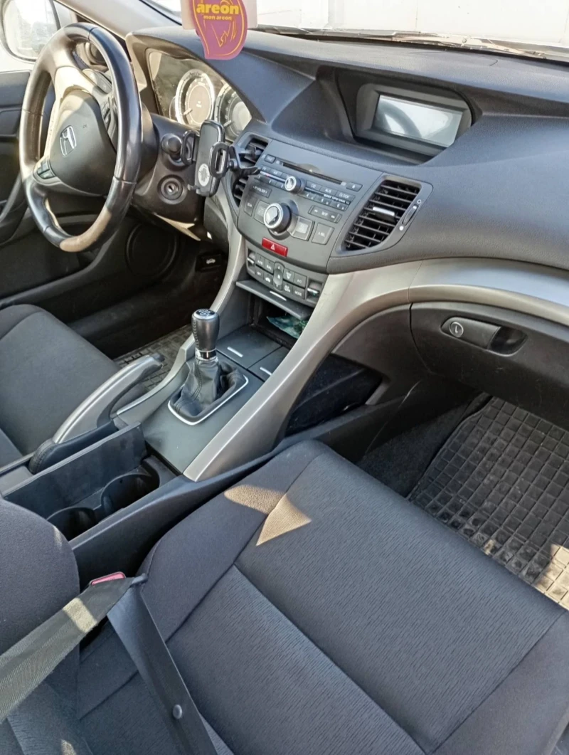 Honda Accord 8 генерация 2.0  156 коня Бензин, снимка 10 - Автомобили и джипове - 52499708