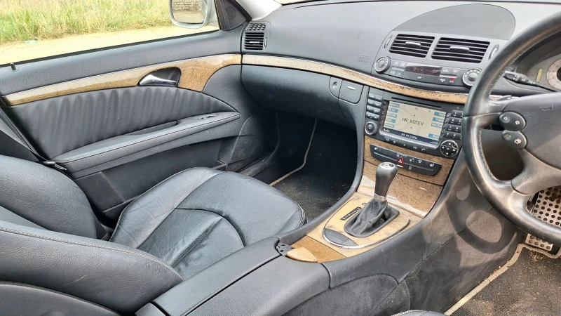 Mercedes-Benz E 320 CDI V6 om642 На части!, снимка 8 - Автомобили и джипове - 51097820
