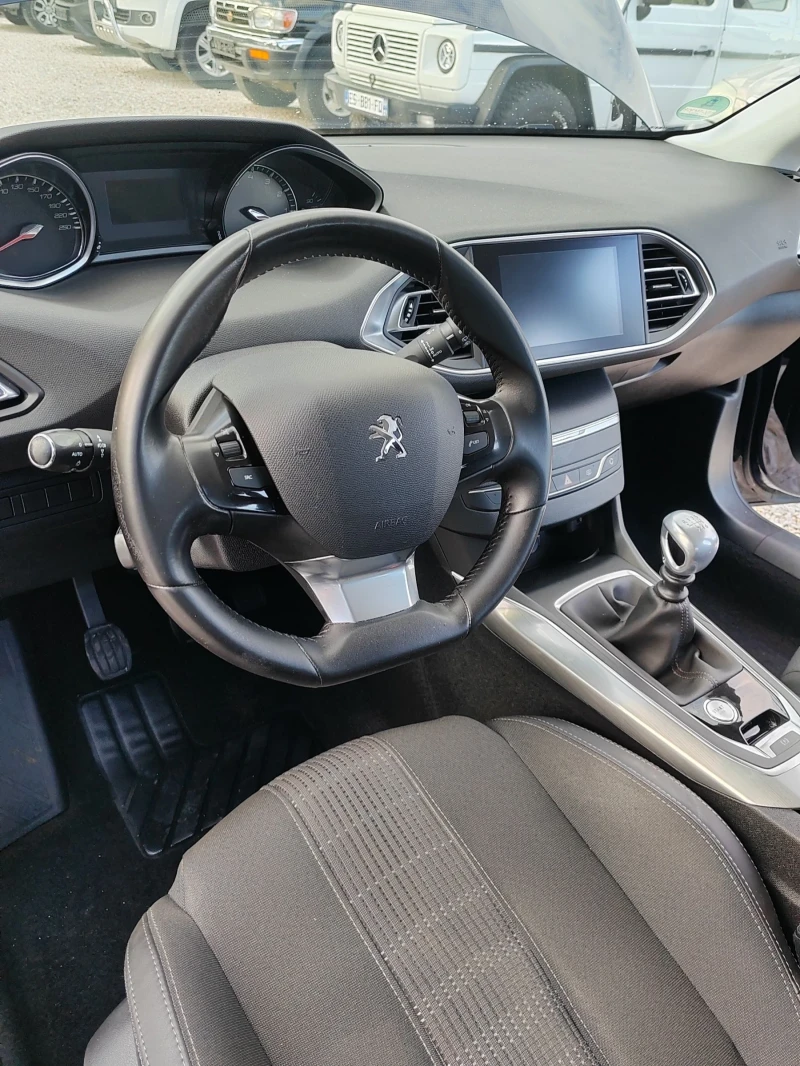 Peugeot 308 1.2, 131к.с., снимка 11 - Автомобили и джипове - 51946120