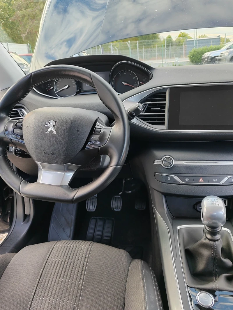 Peugeot 308 1.2, 131к.с., снимка 12 - Автомобили и джипове - 51946120