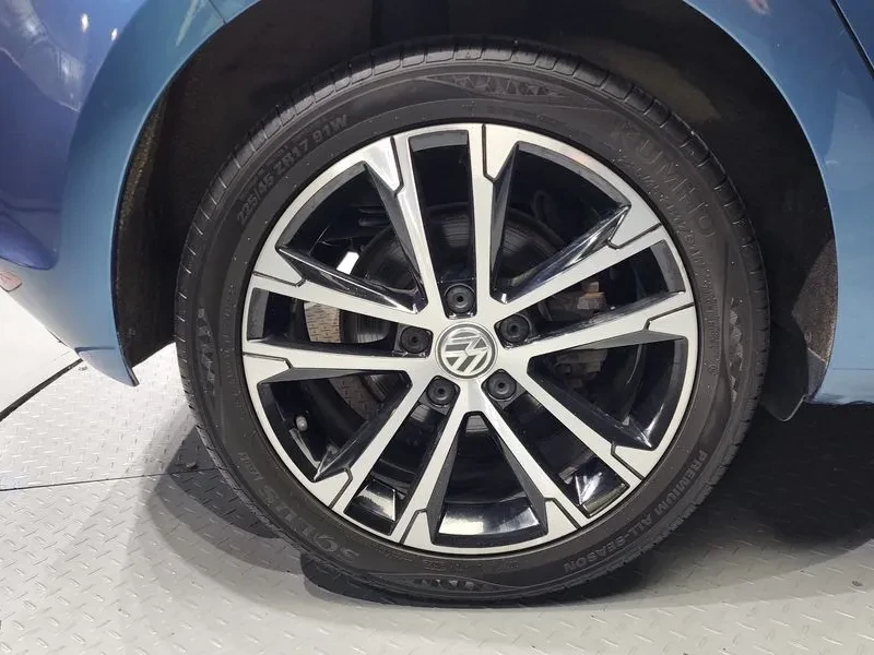 VW Golf 2.0 TDI, снимка 5 - Автомобили и джипове - 54300721