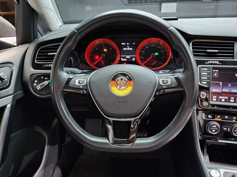 VW Golf 2.0 TDI, снимка 13 - Автомобили и джипове - 54300721