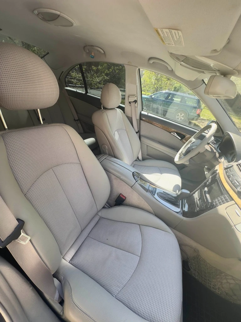 Mercedes-Benz E 220 Avantgarde, снимка 9 - Автомобили и джипове - 54402051