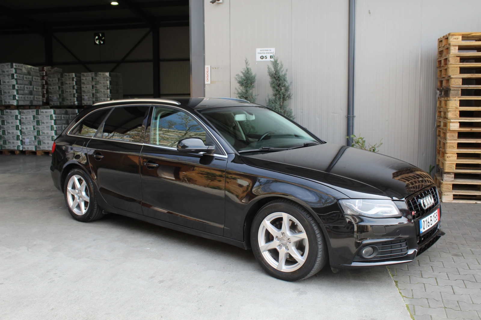 Audi A4 2.0TDI S-LINE LED AVT  - изображение 5