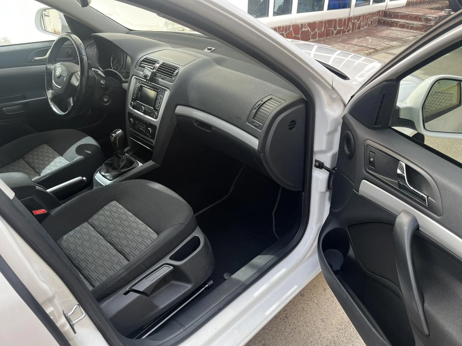 Skoda Octavia 1.2TSI 105kc - изображение 9