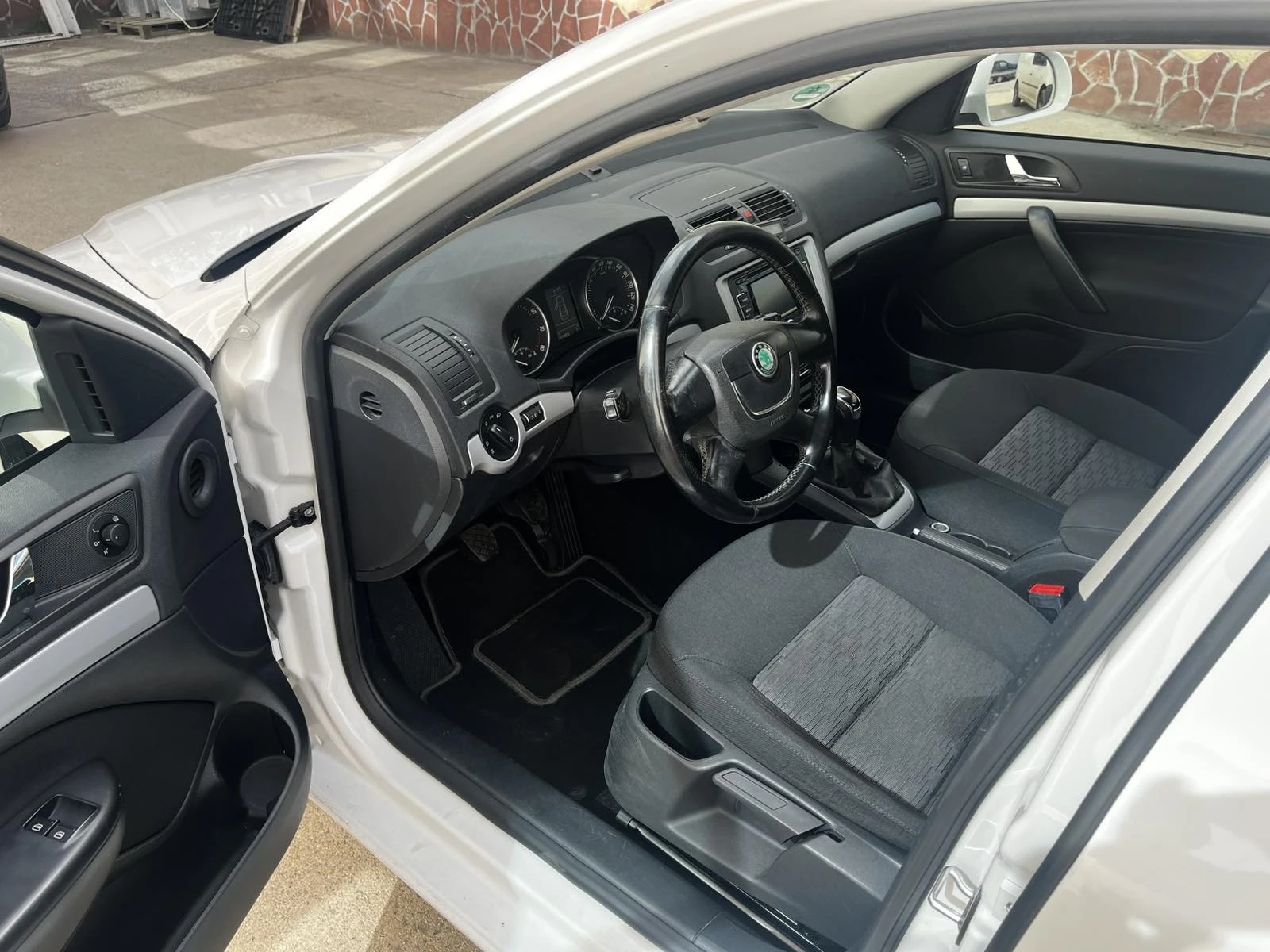 Skoda Octavia 1.2TSI 105kc - изображение 7