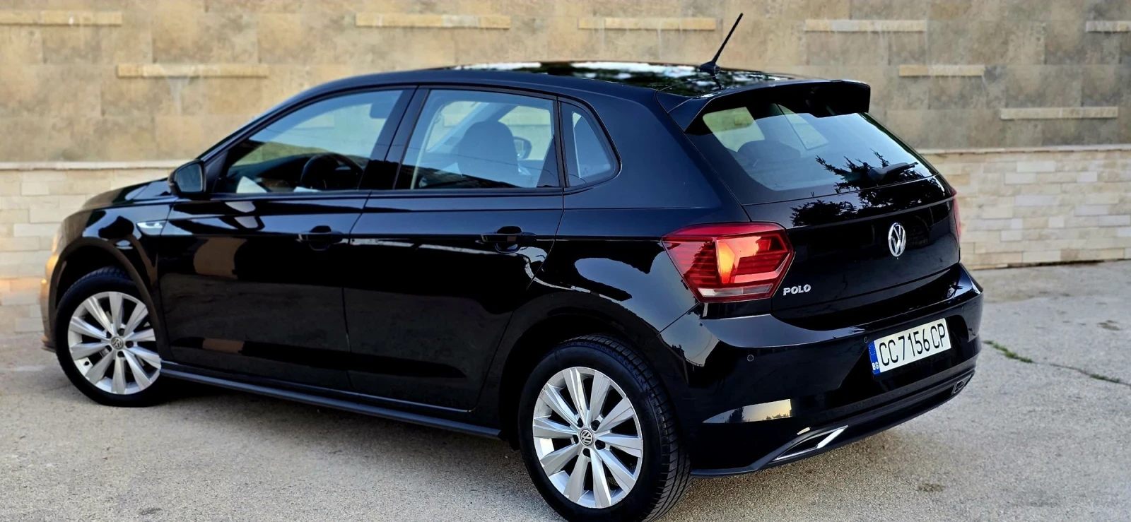 VW Polo 2019 R-Line 1.6 Diesel Дигитален кокпит - изображение 5