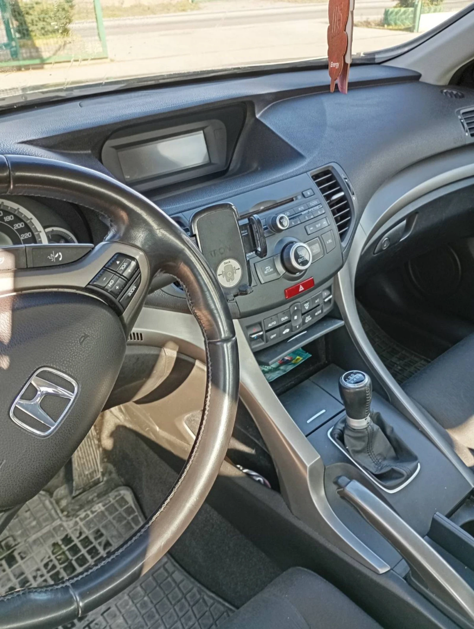 Honda Accord 8 генерация 2.0  156 коня Бензин - изображение 2