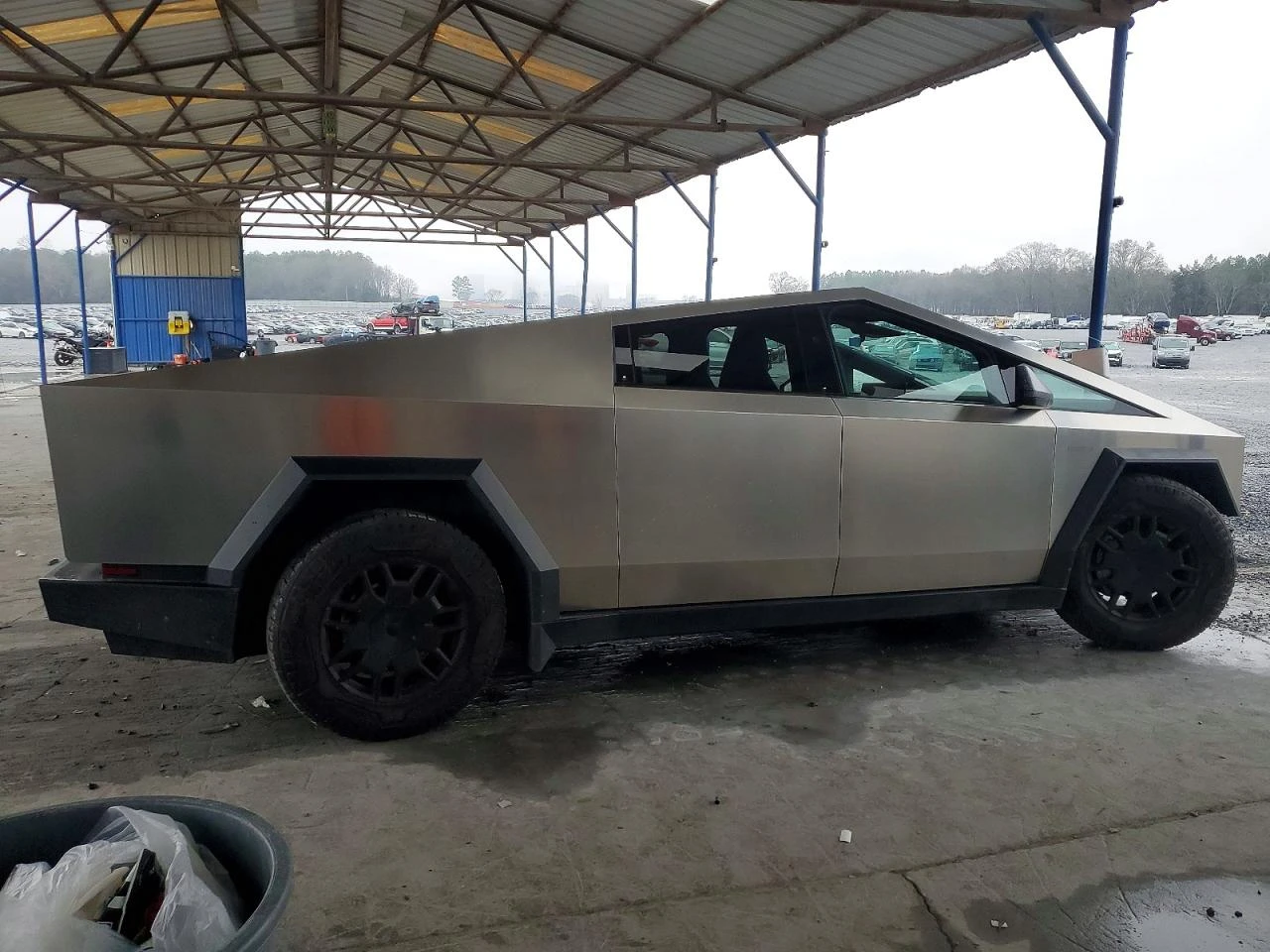 Tesla Cybertruck, снимка 6 - Автомобили и джипове - 53746812