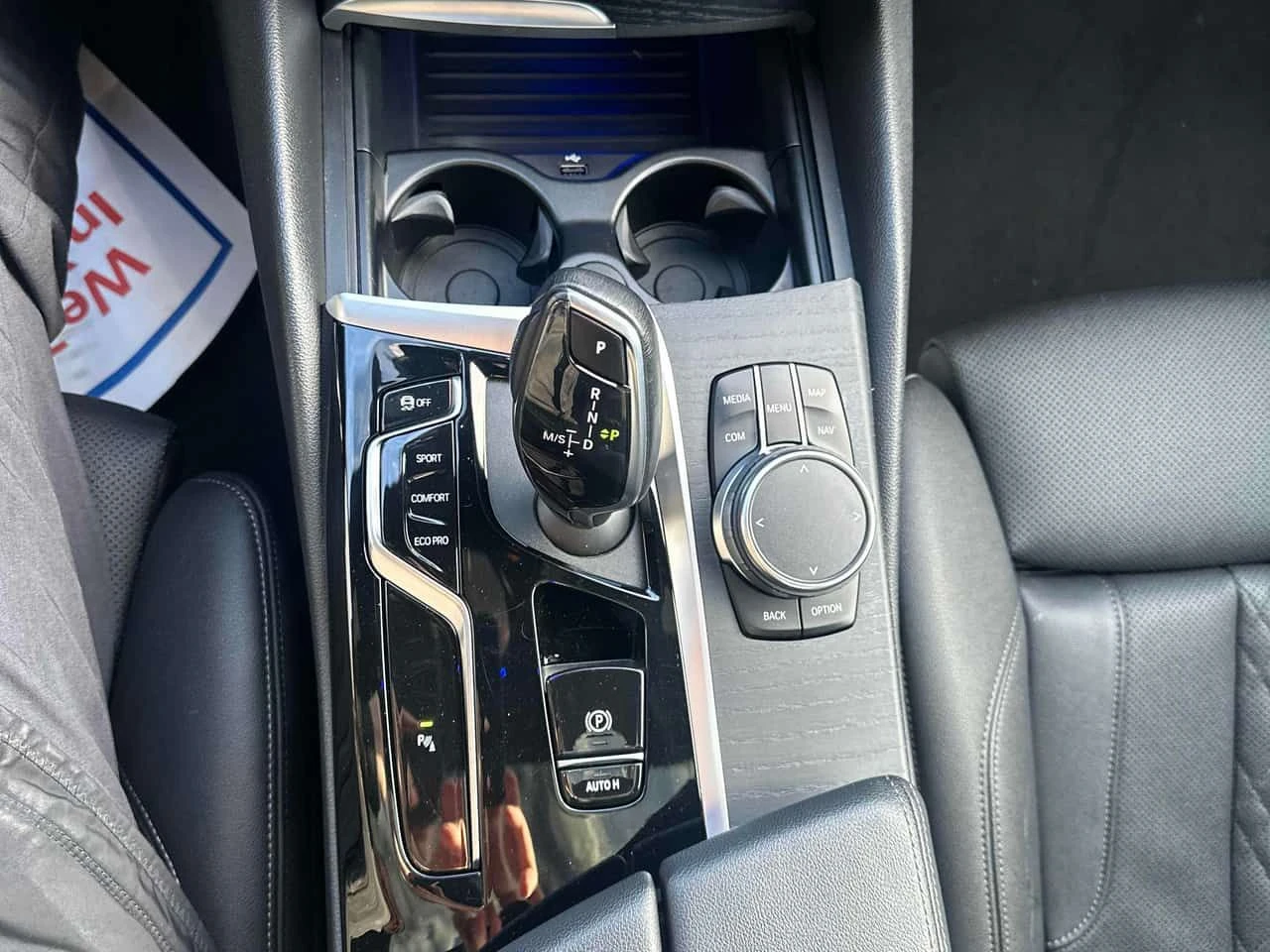 BMW 530 i xDrive/CARFAX/ПОДГРЕВИ/ШИБИДАХ, снимка 11 - Автомобили и джипове - 53749897