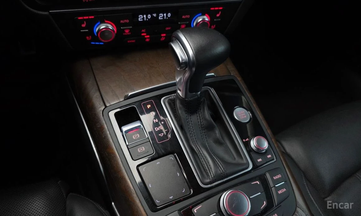 Audi A6 3.0 T Quattro* DISTRONIC* BOSE* HEAD-UP* ОБДУХВАНЕ, снимка 12 - Автомобили и джипове - 53939074