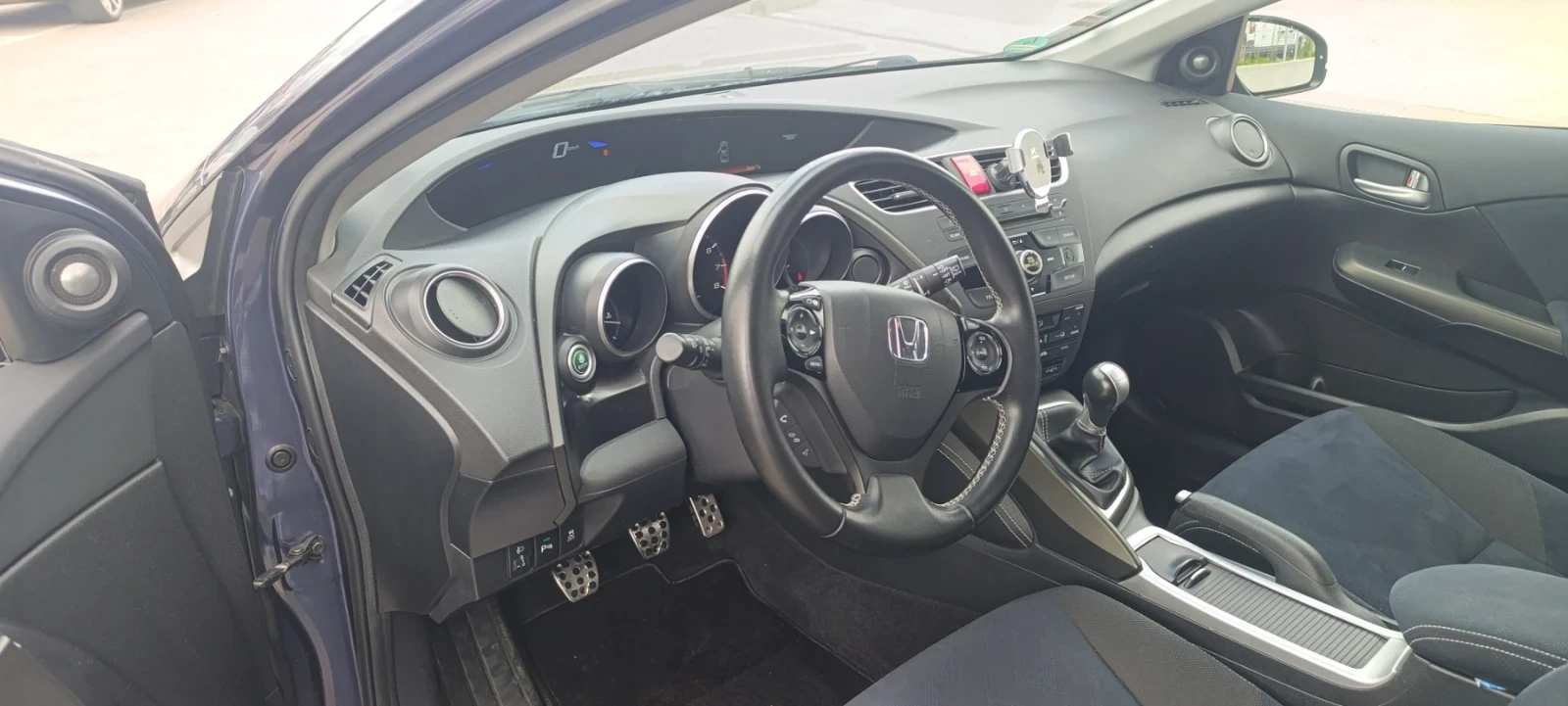 Honda Civic 1.8 Tourer , снимка 5 - Автомобили и джипове - 54400042
