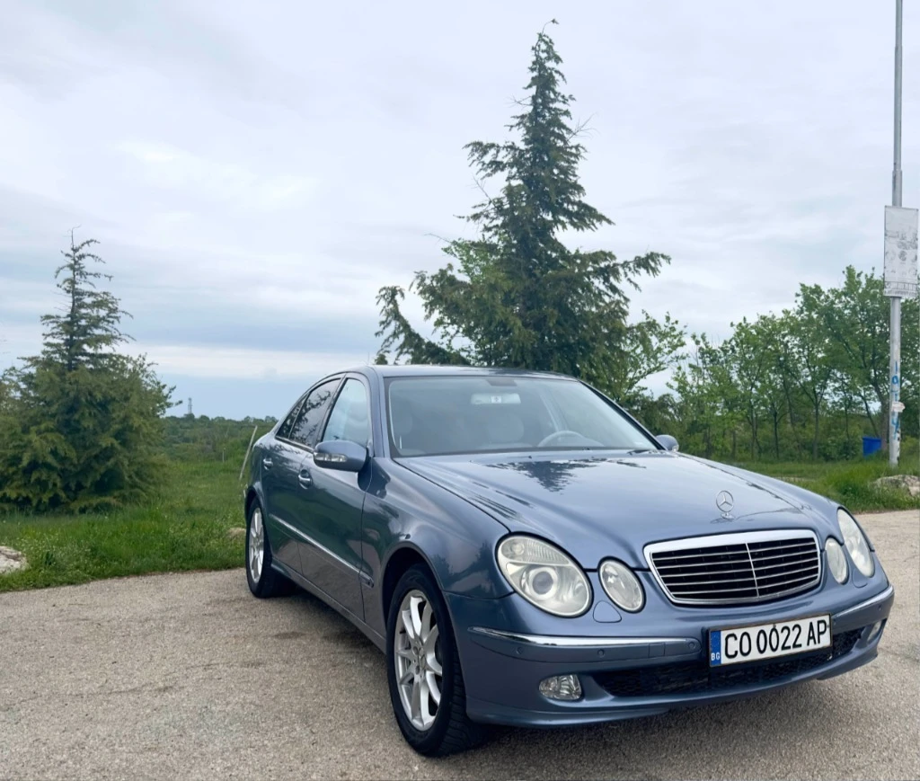 Mercedes-Benz E 220 Avantgarde, снимка 2 - Автомобили и джипове - 54402051