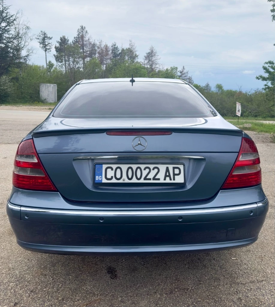 Mercedes-Benz E 220 Avantgarde, снимка 6 - Автомобили и джипове - 54402051