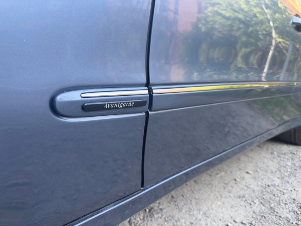 Mercedes-Benz E 220 Avantgarde, снимка 12 - Автомобили и джипове - 54402051