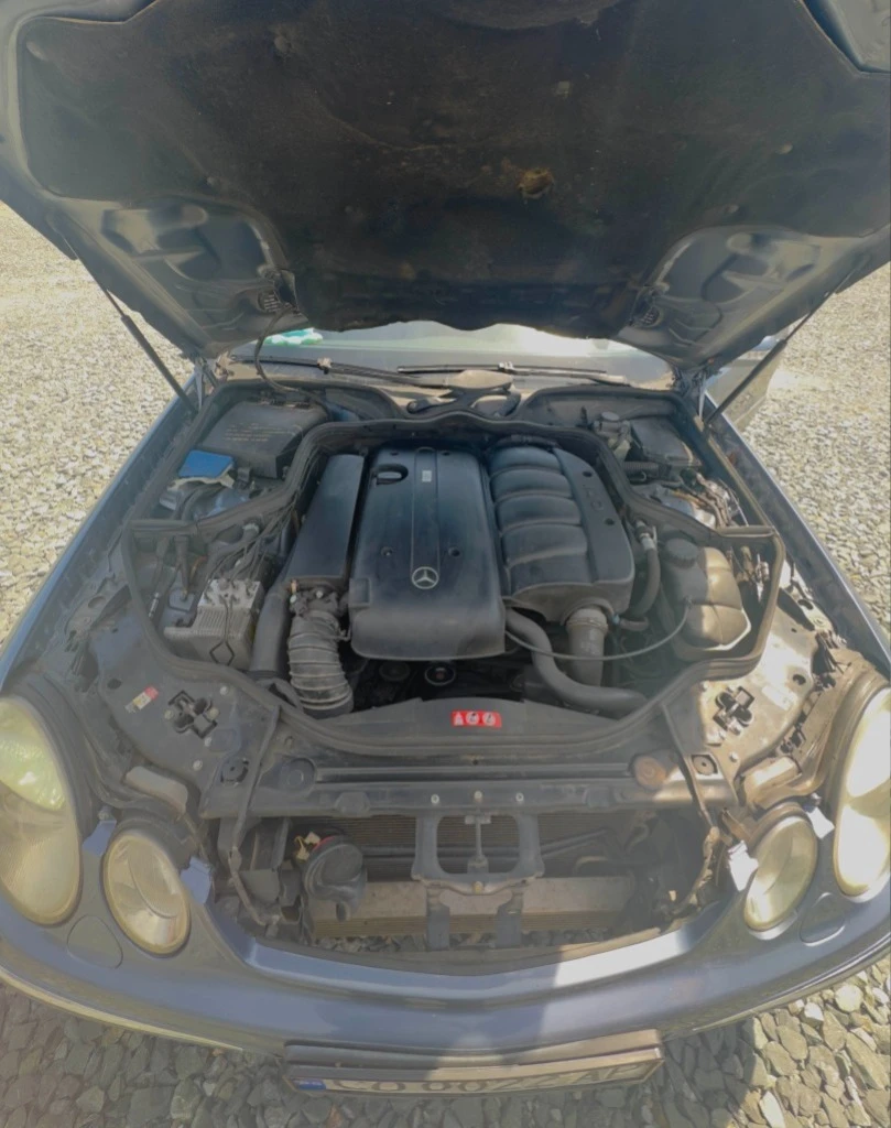 Mercedes-Benz E 220 Avantgarde, снимка 14 - Автомобили и джипове - 54402051