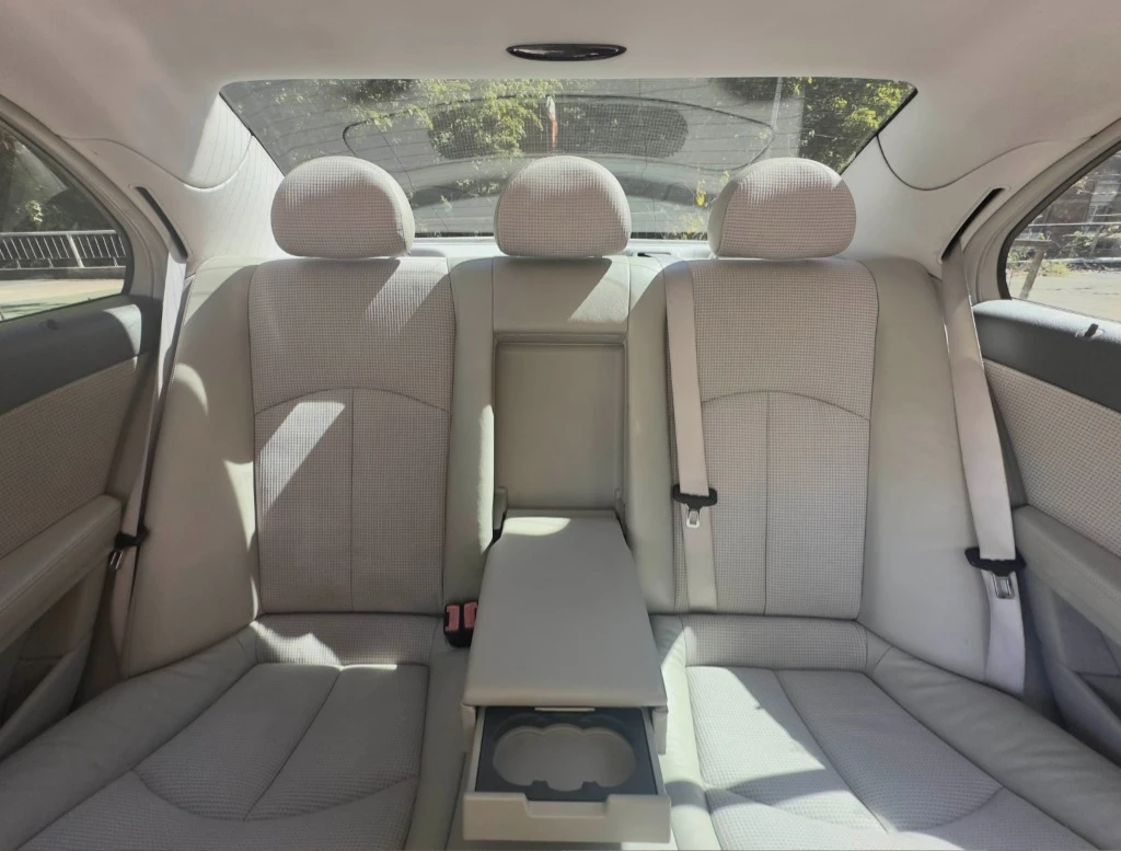 Mercedes-Benz E 220 Avantgarde, снимка 11 - Автомобили и джипове - 54402051