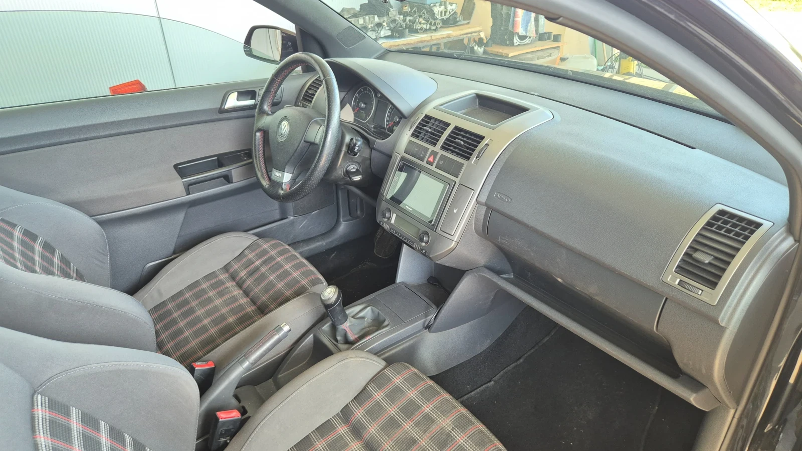 VW Polo Cup Edition GTi 1.8T 180ps Swiss Limited, снимка 5 - Автомобили и джипове - 54715419