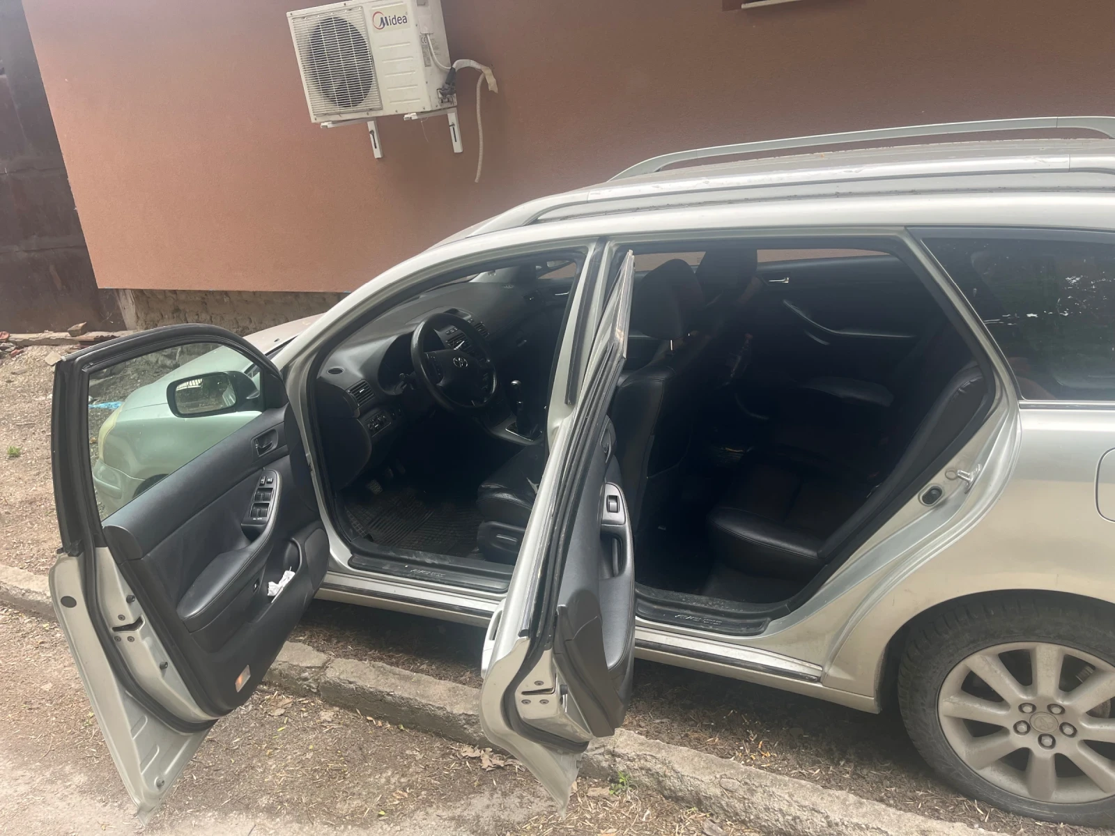Toyota Avensis, снимка 8 - Автомобили и джипове - 54727212
