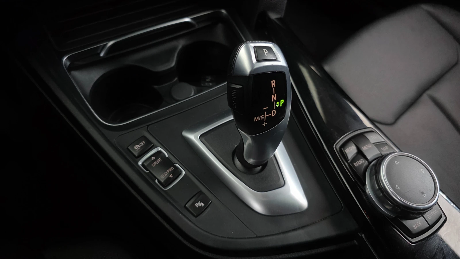 BMW 320 * B47 * HUD * ПОДГРЕВ * ЛЮК, снимка 9 - Автомобили и джипове - 55184930