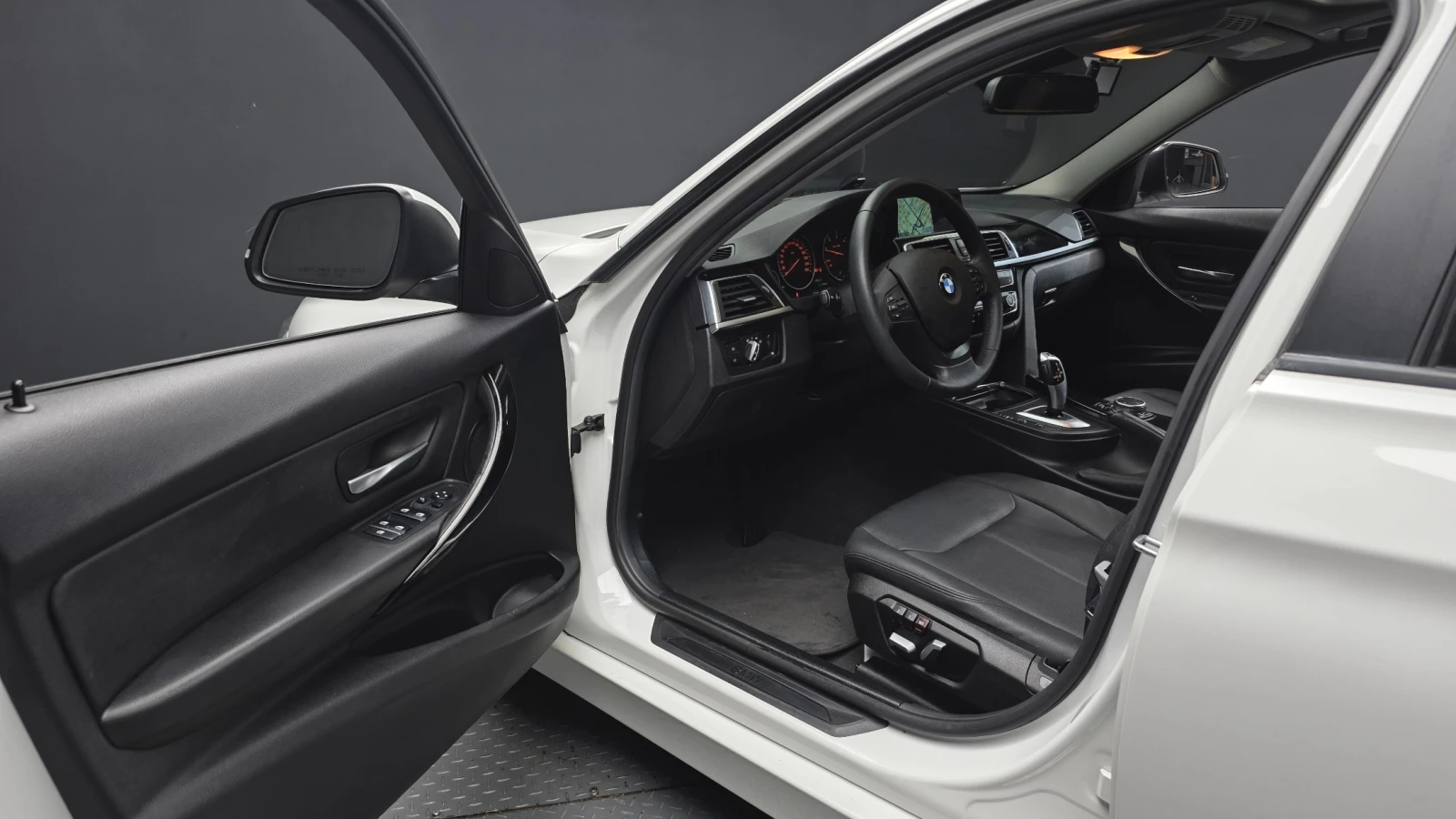 BMW 320 * B47 * HUD * ПОДГРЕВ * ЛЮК, снимка 10 - Автомобили и джипове - 55184930