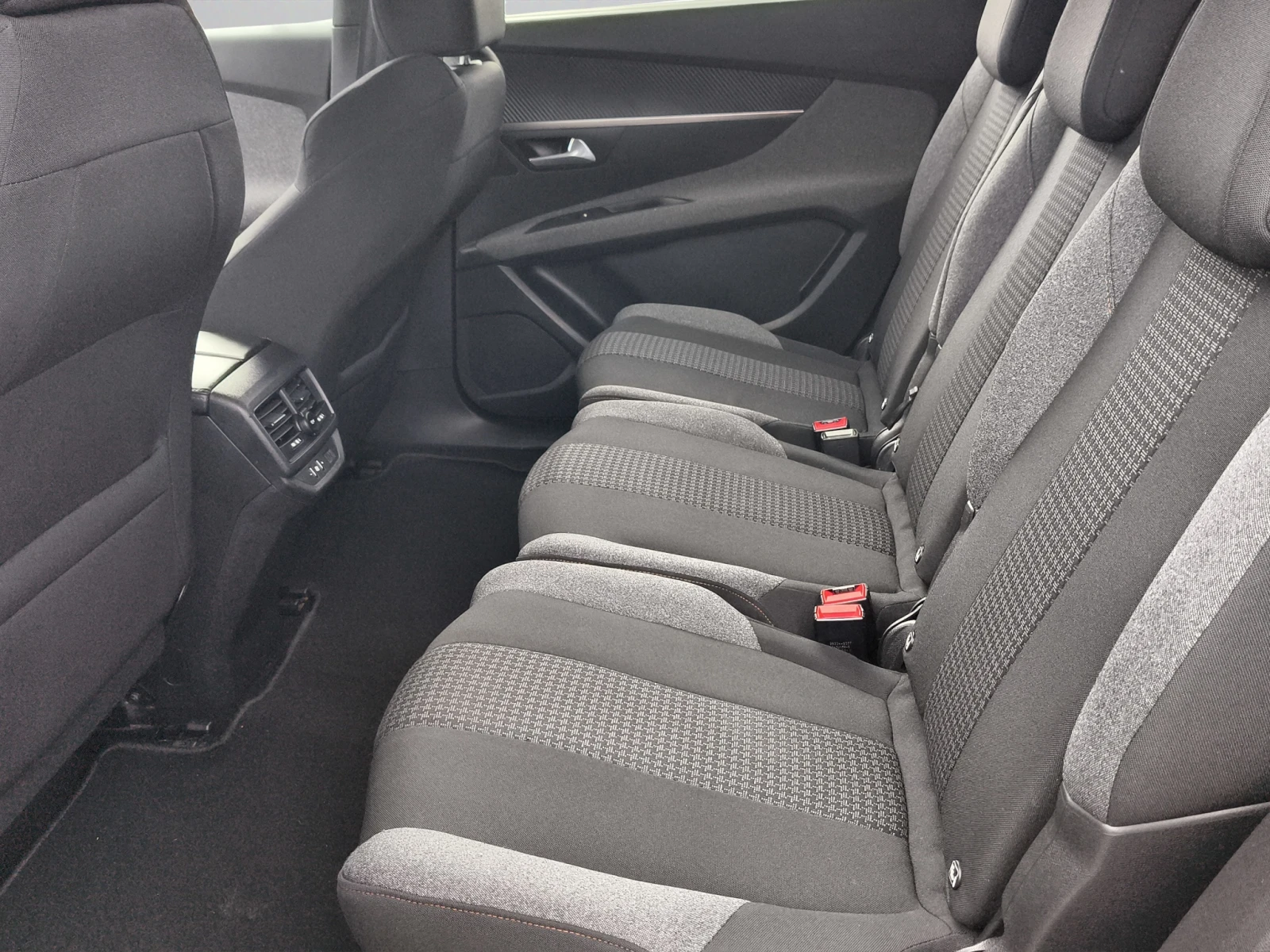 Peugeot 5008 ACTIVE PACK 1.5 BlueHDi 130 S&S EURO 6//2104078, снимка 12 - Автомобили и джипове - 55217834